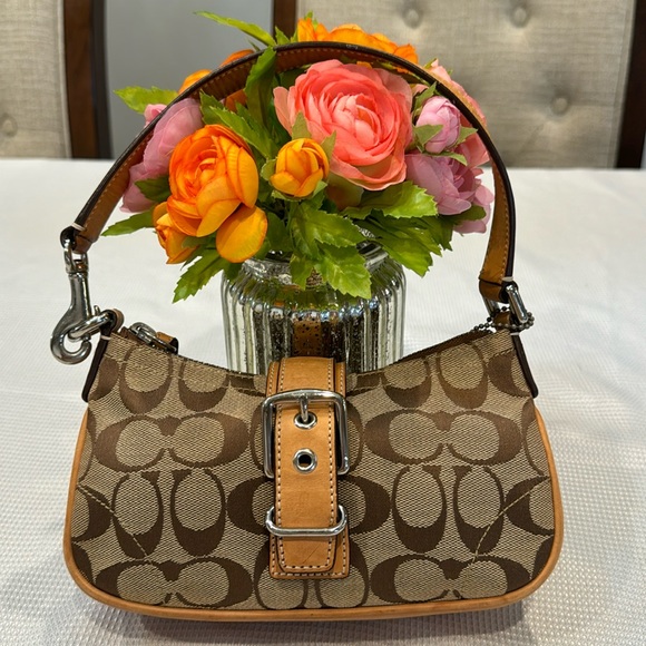 Authentic Coach small shoulder bag - Picture 1 of 11